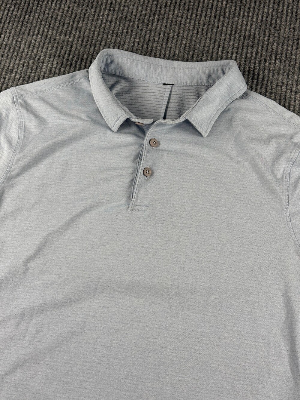 Lululemon Evolution Polo Mens L (NO TAG) Short Sleeve Stretch Light Blue Gray
